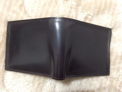 gud2　二つ折り財布　外側表面