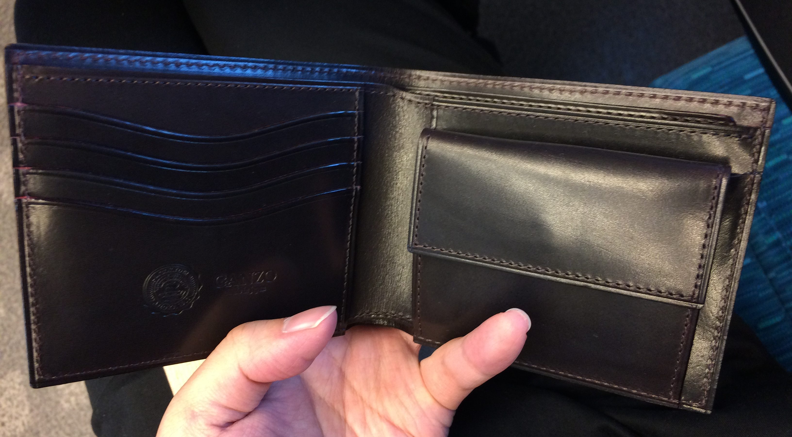 GUD2 (ジーユーディー2)小銭入れ付き二つ折り財布