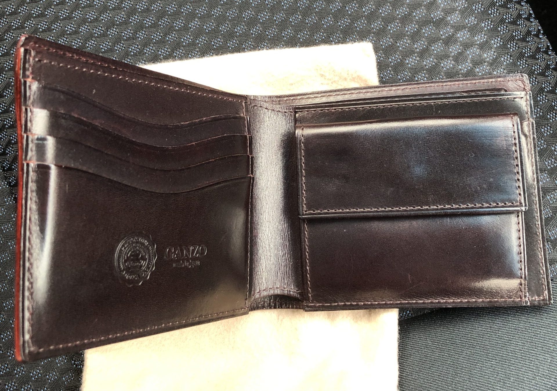 ganzoのgud2二つ折り財布